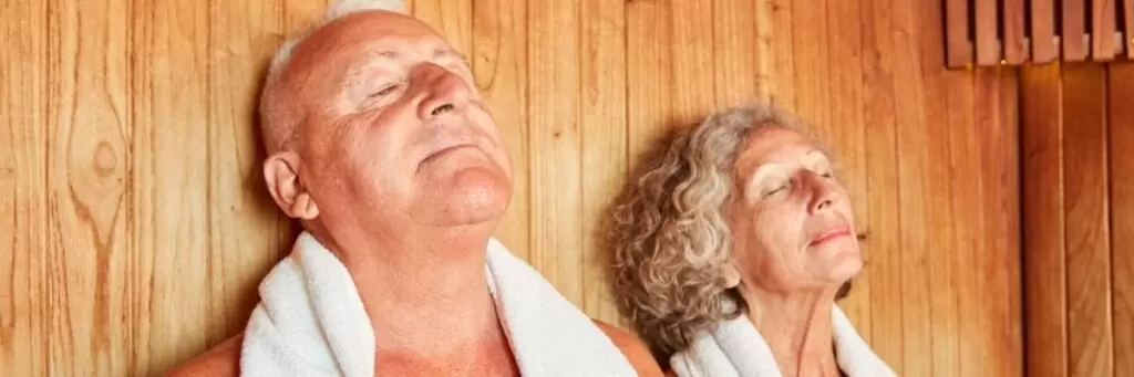 Paar in privater Sauna